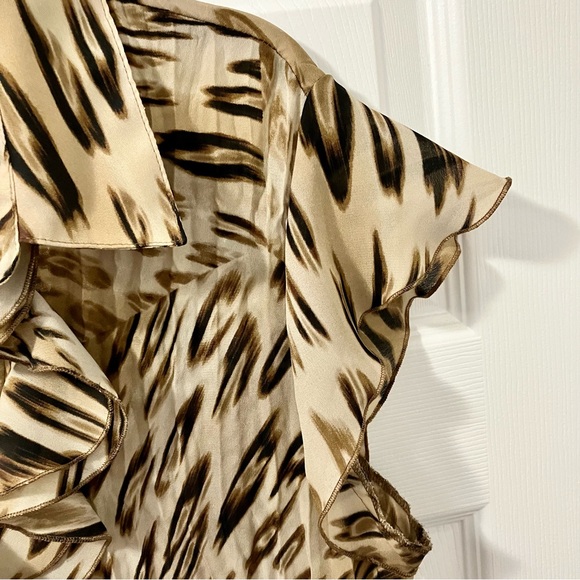 ⭐️2/$30⭐ Allison Taylor ruffled animal/leopard print short-sleeve blouse, size L - Picture 3 of 7